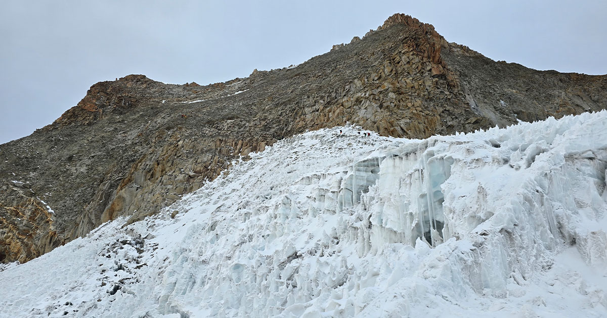 A closer look at the glacier on the descent from Huayna Potosi.